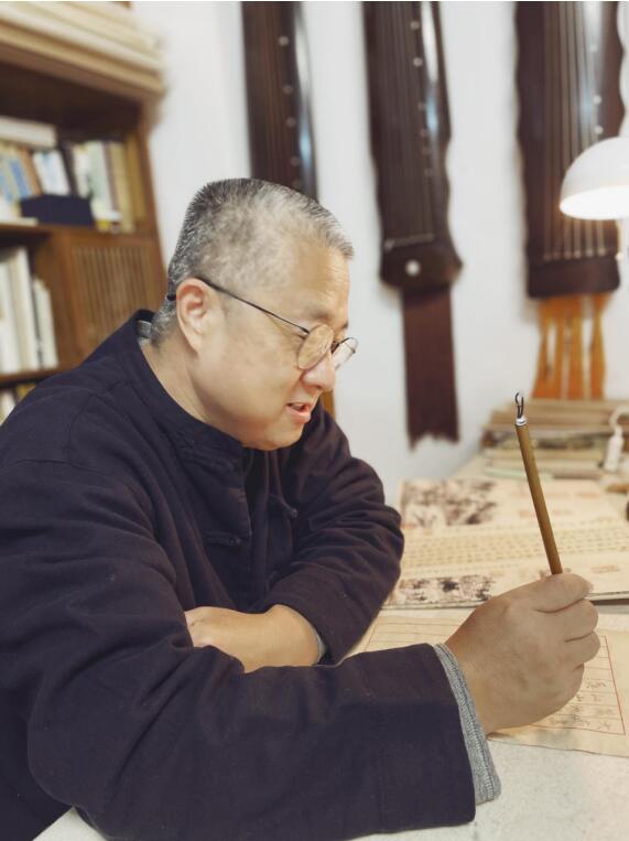 古琴家高建国：一弹流水一弹月，七弦琴上行墨云