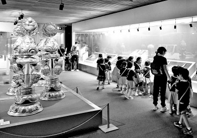 瞧！大学校园里，文博奇珍熠熠闪耀