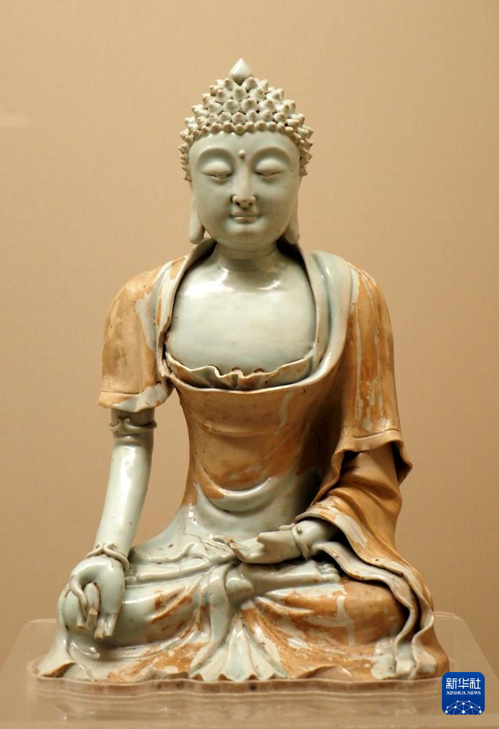 “盛世芳华——上海博物馆受赠文物展”在沪开幕