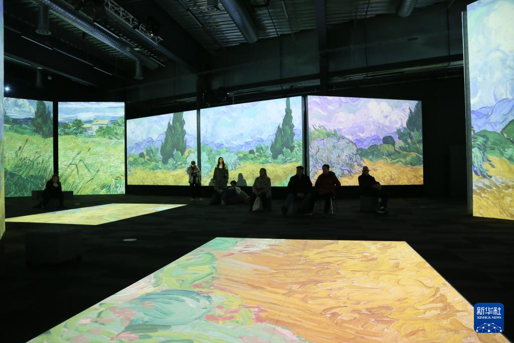 梵高光影艺术展在挪威举行