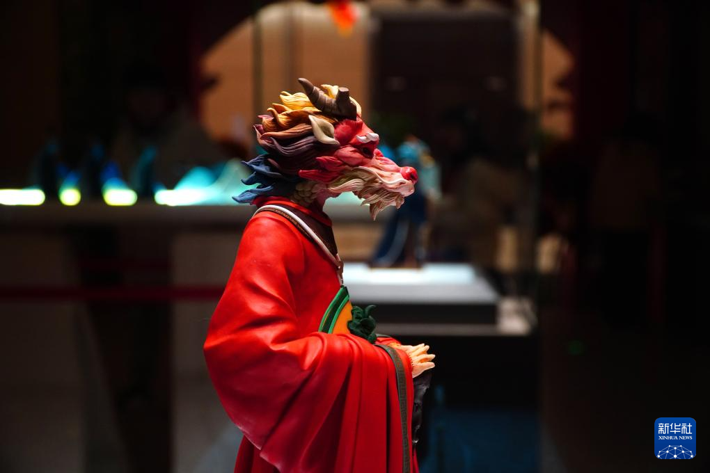 淄博举办龙年主题软陶艺术作品展