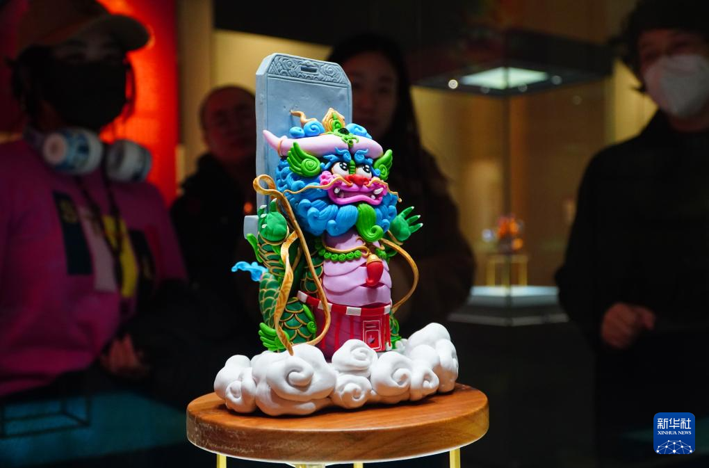 淄博举办龙年主题软陶艺术作品展