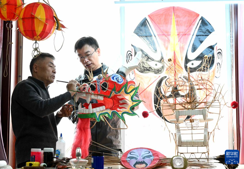 河北石家庄：“龙”风筝制作技艺进校园