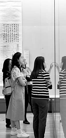 瞧！大学校园里，文博奇珍熠熠闪耀