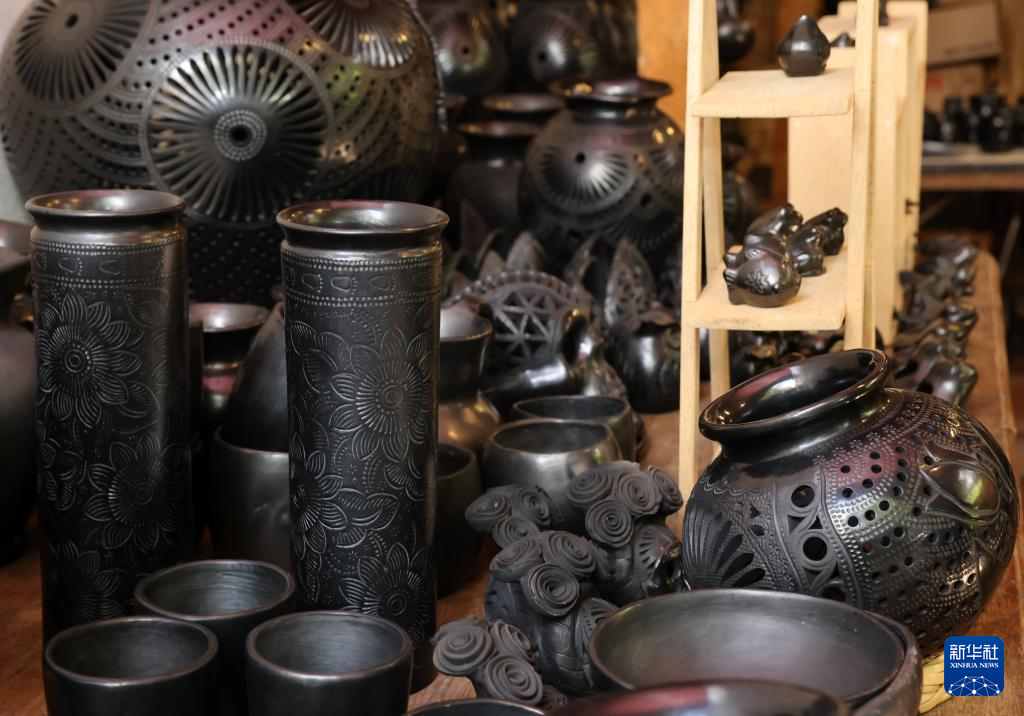 墨西哥瓦哈卡：黑陶映照传统之光
