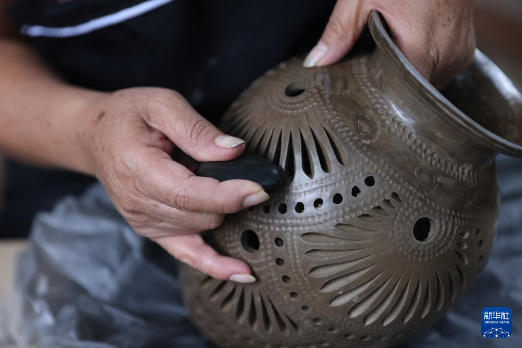 墨西哥瓦哈卡：黑陶映照传统之光