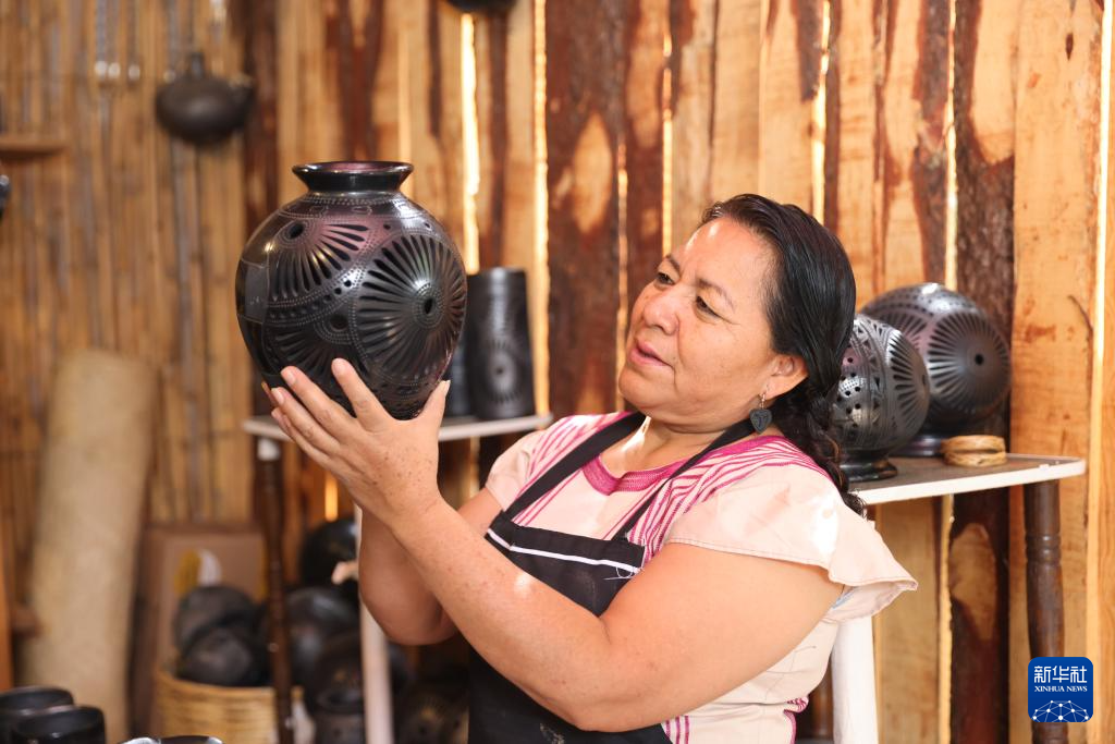 墨西哥瓦哈卡：黑陶映照传统之光